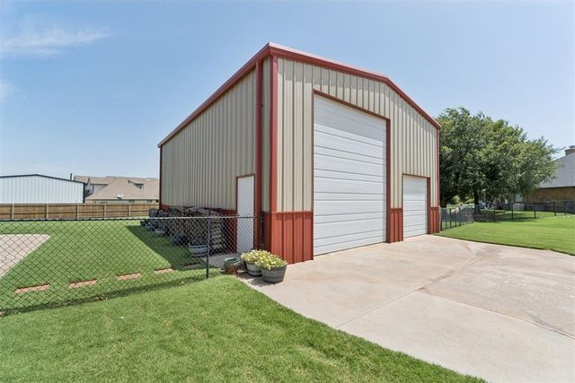 4529 Hillcrest Lane, Edmond, OK 73025