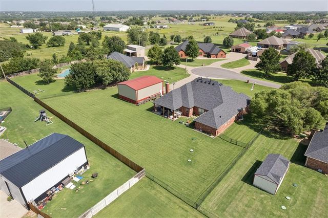 4529 Hillcrest Lane, Edmond, OK 73025
