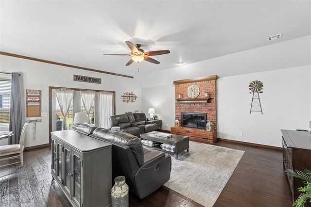 4529 Hillcrest Lane, Edmond, OK 73025