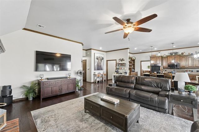 4529 Hillcrest Lane, Edmond, OK 73025