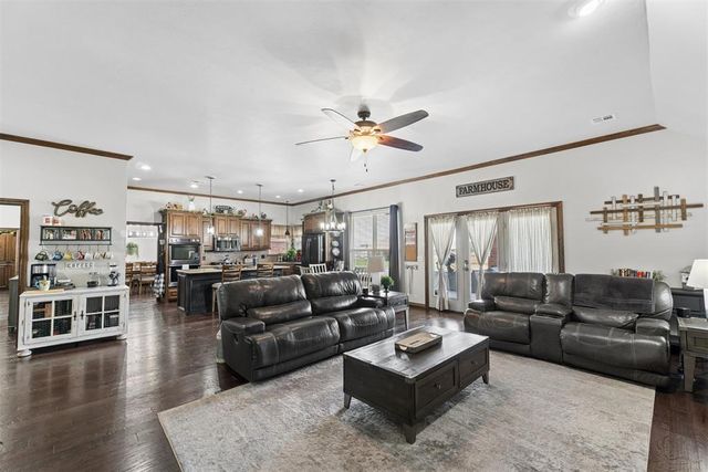 4529 Hillcrest Lane, Edmond, OK 73025
