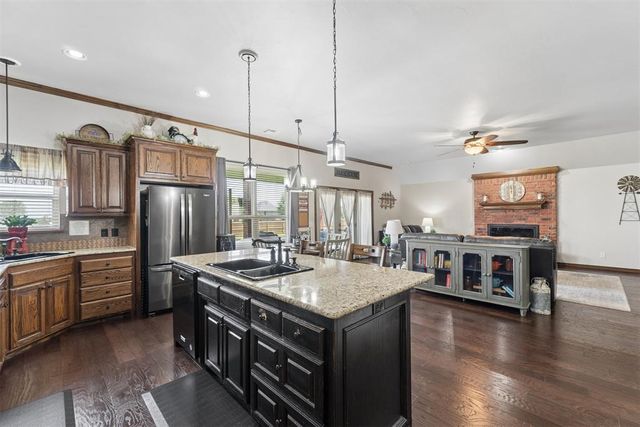 4529 Hillcrest Lane, Edmond, OK 73025