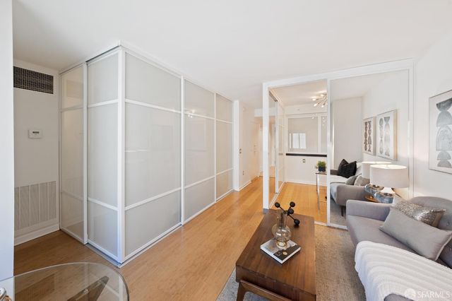 333 1st Street N706, San Francisco, CA 94105