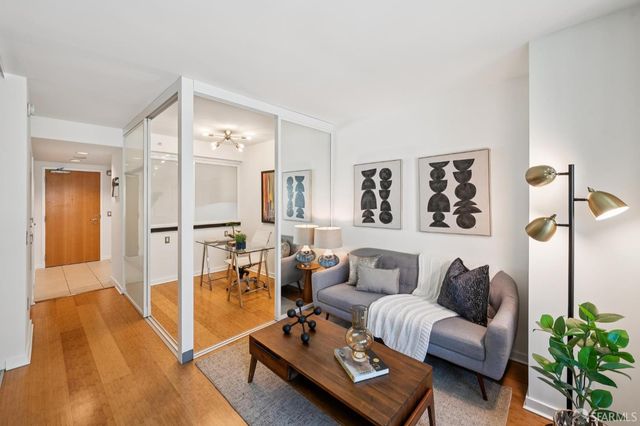 333 1st Street N706, San Francisco, CA 94105