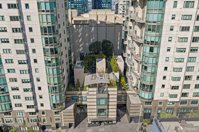333 1st Street N706, San Francisco, CA 94105