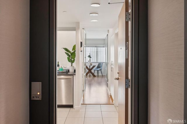 333 1st Street N706, San Francisco, CA 94105