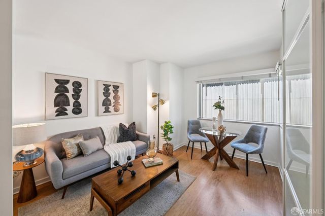 333 1st Street N706, San Francisco, CA 94105