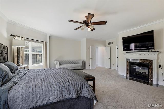 9810 Grandview Lake Court, Sunset Hills, MO 63127