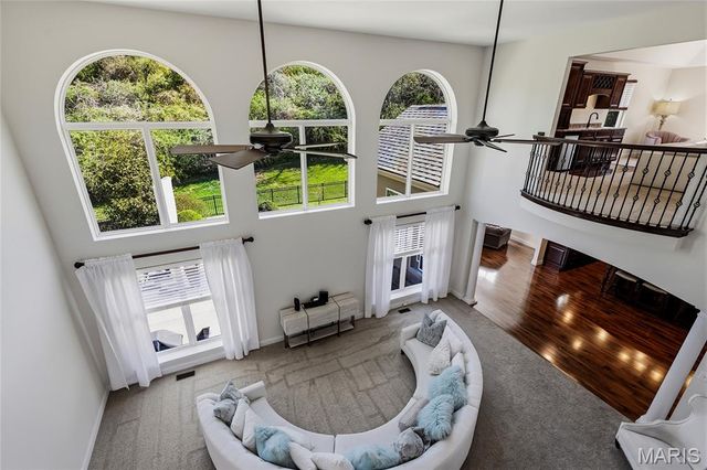 9810 Grandview Lake Court, Sunset Hills, MO 63127