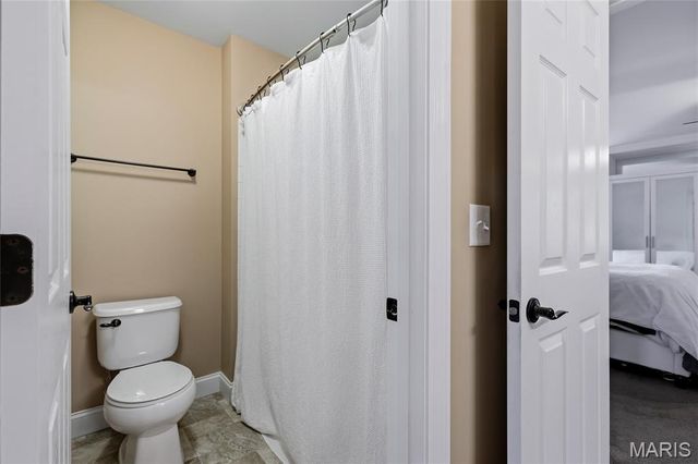 9810 Grandview Lake Court, Sunset Hills, MO 63127