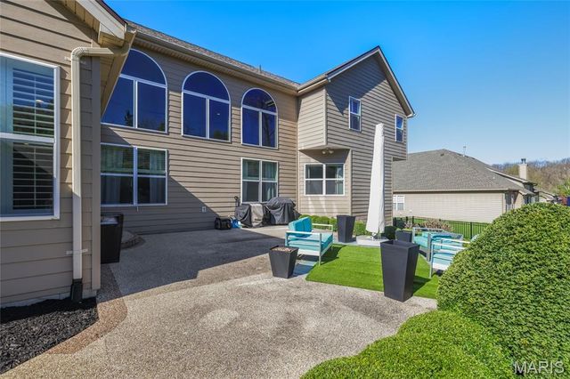 9810 Grandview Lake Court, Sunset Hills, MO 63127