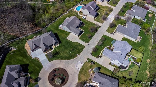 9810 Grandview Lake Court, Sunset Hills, MO 63127