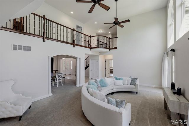 9810 Grandview Lake Court, Sunset Hills, MO 63127