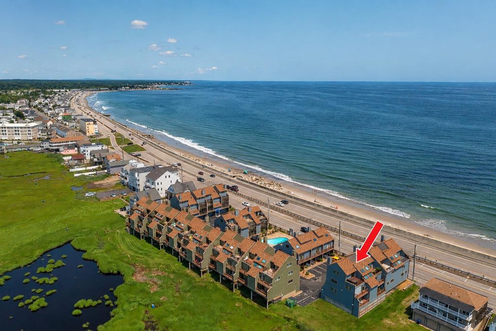 Image 1 of property listing at 581 Ocean Blvd Unit 7, Hampton, NH 03842