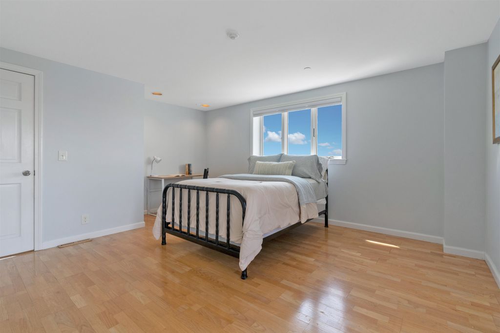 Image 18 of property listing at 581 Ocean Blvd Unit 7, Hampton, NH 03842