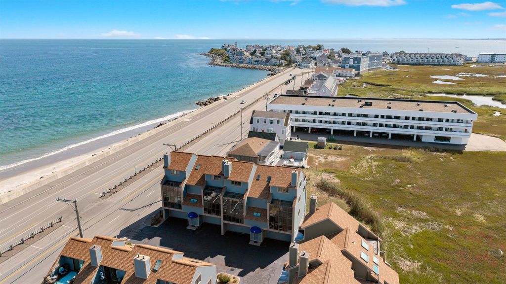 Image 25 of property listing at 581 Ocean Blvd Unit 7, Hampton, NH 03842