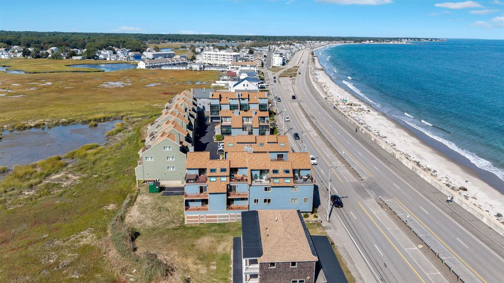 Image 28 of property listing at 581 Ocean Blvd Unit 7, Hampton, NH 03842