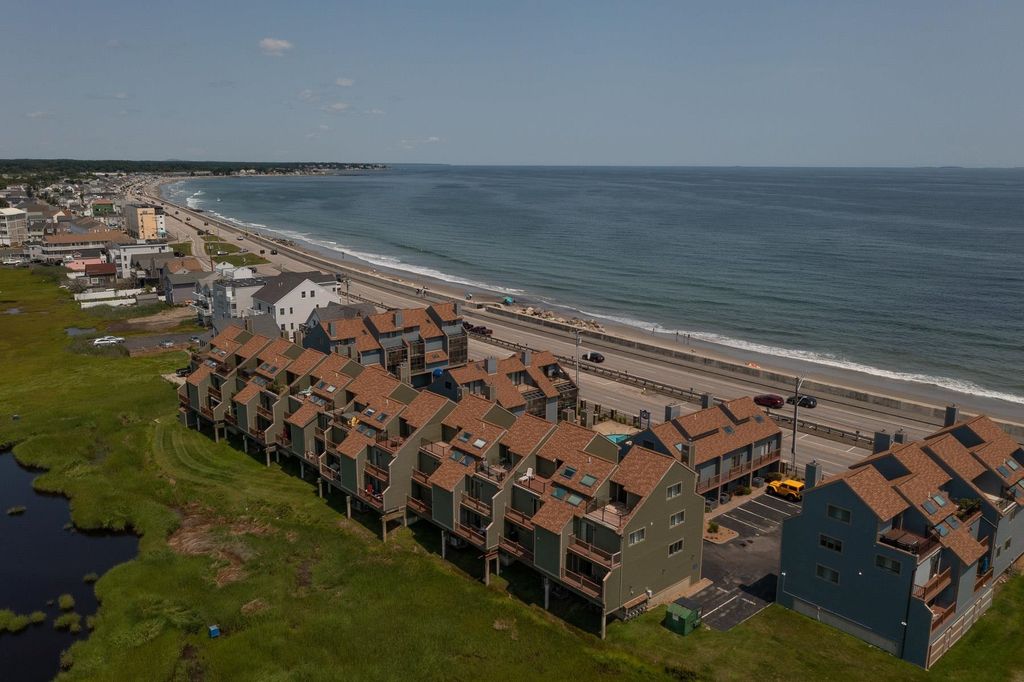 Image 35 of property listing at 581 Ocean Blvd Unit 7, Hampton, NH 03842