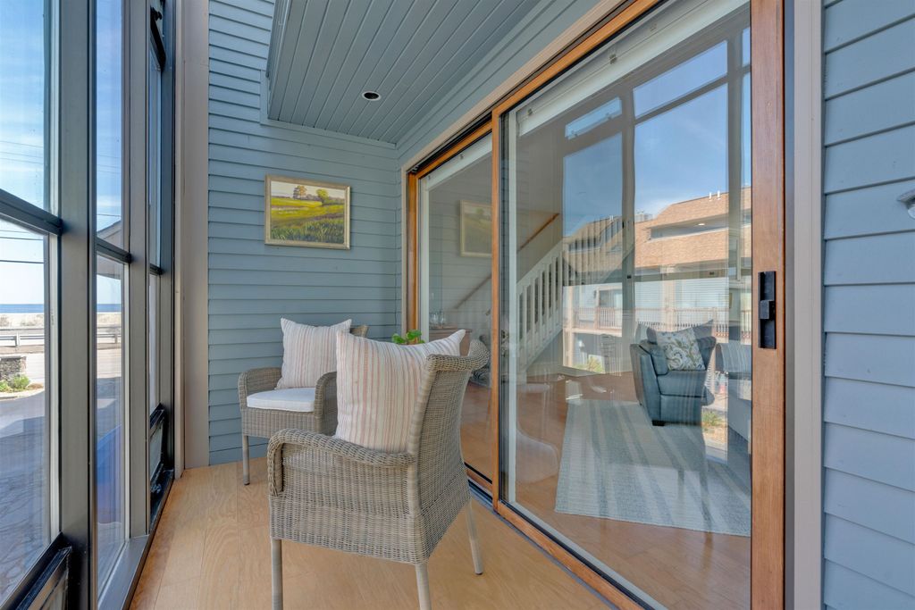 Image 10 of property listing at 581 Ocean Blvd Unit 7, Hampton, NH 03842