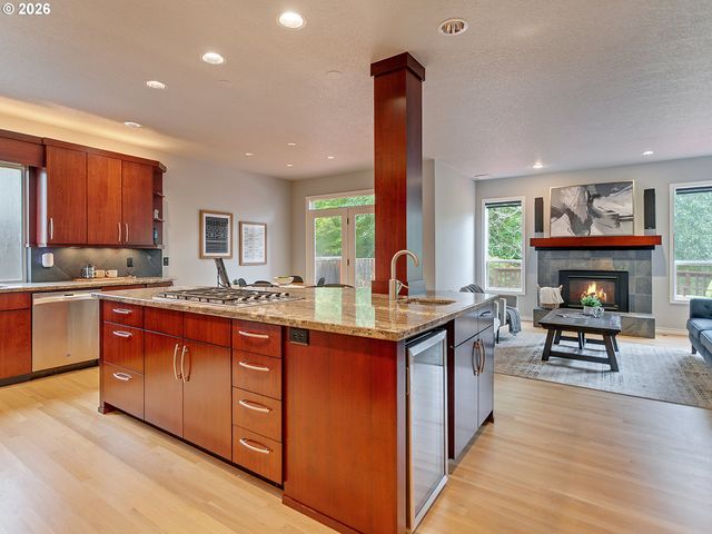 15566 Sw 76TH Ave, Portland, OR 97224