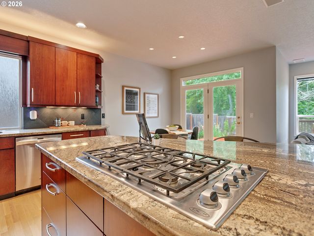 15566 Sw 76TH Ave, Portland, OR 97224