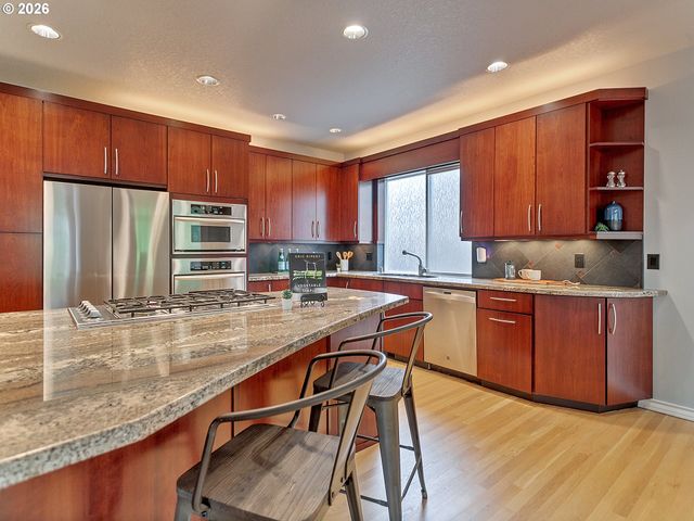 15566 Sw 76TH Ave, Portland, OR 97224