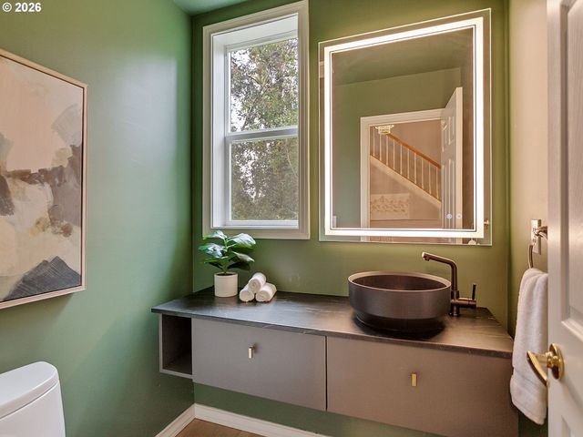 15566 Sw 76TH Ave, Portland, OR 97224