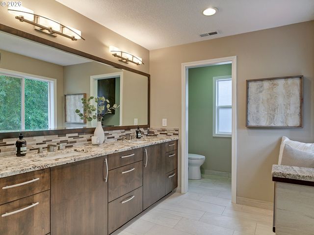 15566 Sw 76TH Ave, Portland, OR 97224