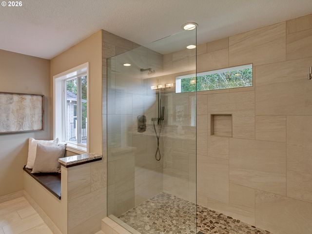 15566 Sw 76TH Ave, Portland, OR 97224