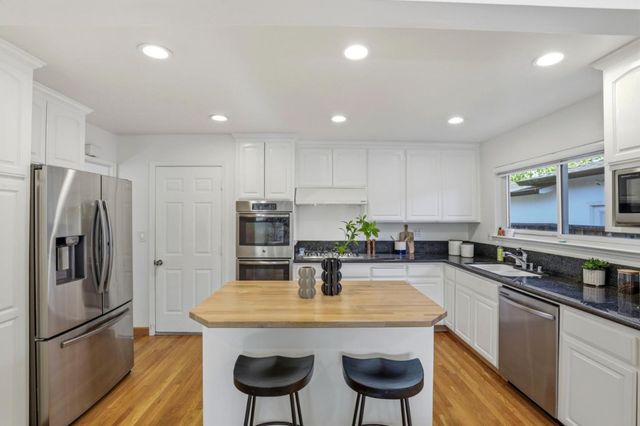 239 Kensington Way, Los Gatos, CA 95032
