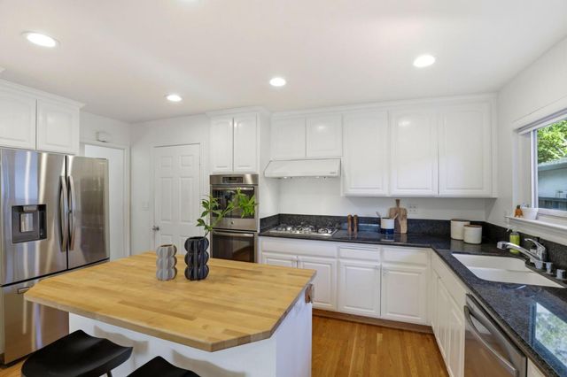 239 Kensington Way, Los Gatos, CA 95032