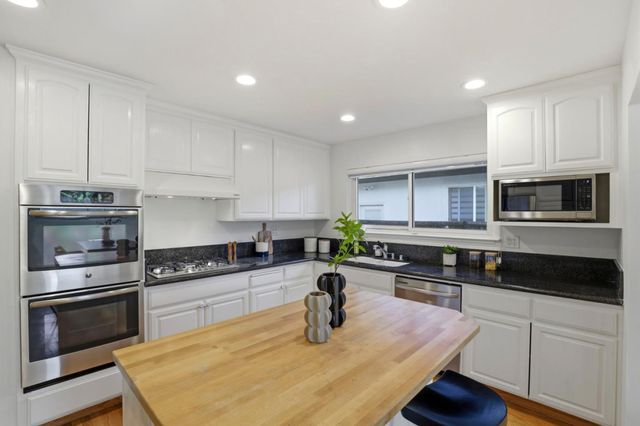 239 Kensington Way, Los Gatos, CA 95032