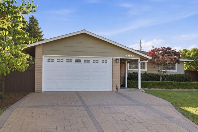 239 Kensington Way, Los Gatos, CA 95032