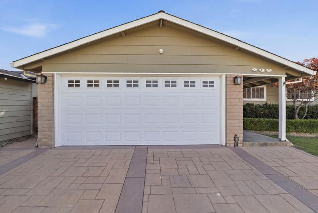 239 Kensington Way, Los Gatos, CA 95032