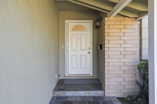 239 Kensington Way, Los Gatos, CA 95032