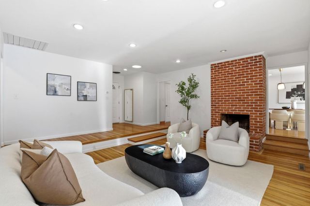239 Kensington Way, Los Gatos, CA 95032