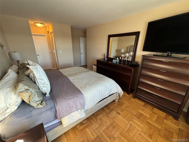 1841 Central Park Avenue 16R, Yonkers, NY 10710