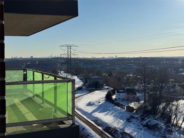 1841 Central Park Avenue 16R, Yonkers, NY 10710