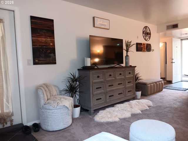 6605 W BURNSIDE St 144, Portland, OR 97210