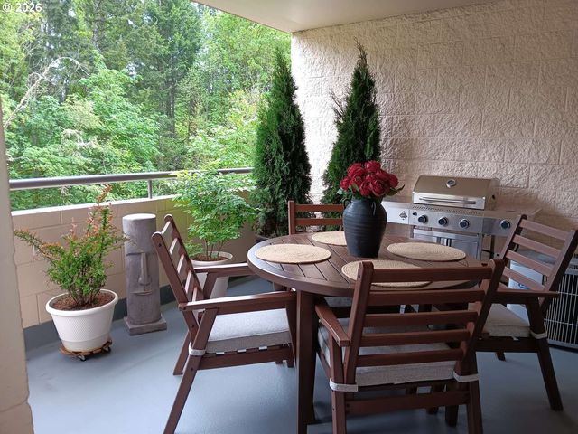 6605 W BURNSIDE St 144, Portland, OR 97210
