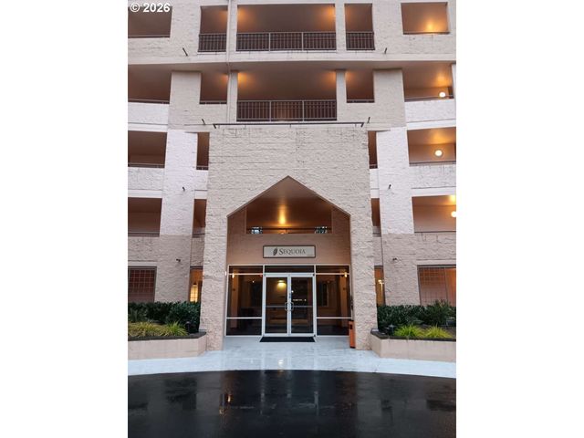 6605 W BURNSIDE St 144, Portland, OR 97210