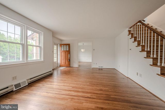 2402 WELLESLEY AVE, Wilmington, DE 19803