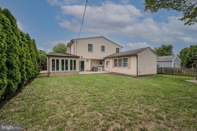 2402 WELLESLEY AVE, Wilmington, DE 19803