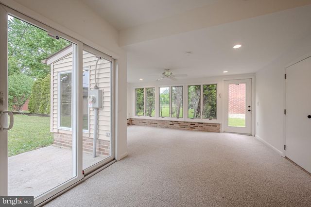 2402 WELLESLEY AVE, Wilmington, DE 19803