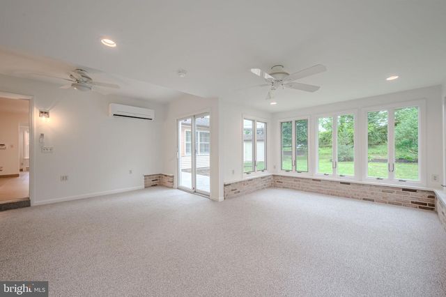 2402 WELLESLEY AVE, Wilmington, DE 19803