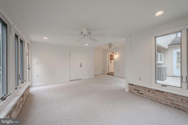 2402 WELLESLEY AVE, Wilmington, DE 19803