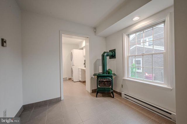 2402 WELLESLEY AVE, Wilmington, DE 19803