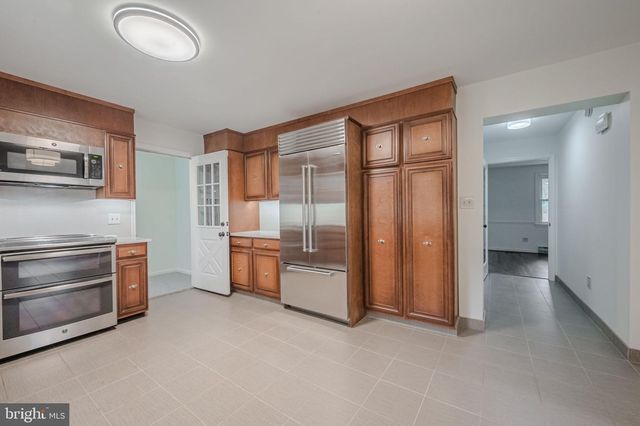 2402 WELLESLEY AVE, Wilmington, DE 19803