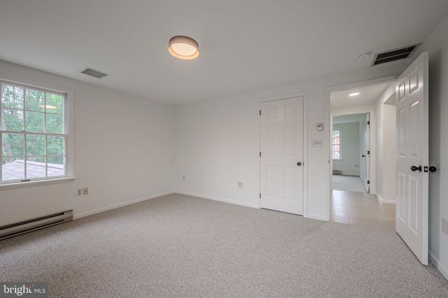 2402 WELLESLEY AVE, Wilmington, DE 19803