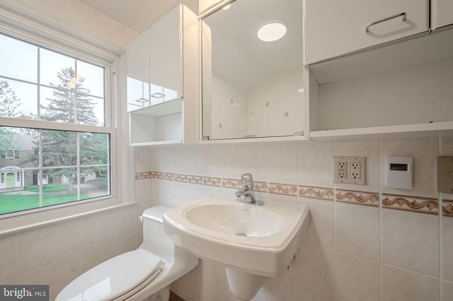 2402 WELLESLEY AVE, Wilmington, DE 19803